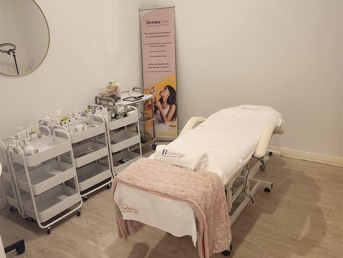 skin-clinic-beauty-salon-well-below-replacement-cost-3