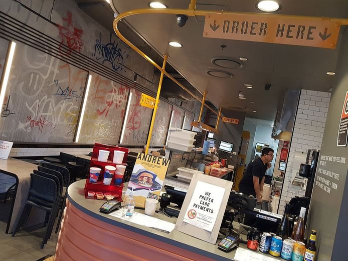 huxtaburger-franchise-free-virtual-brand-dantes-hot-chichen-essendon-8